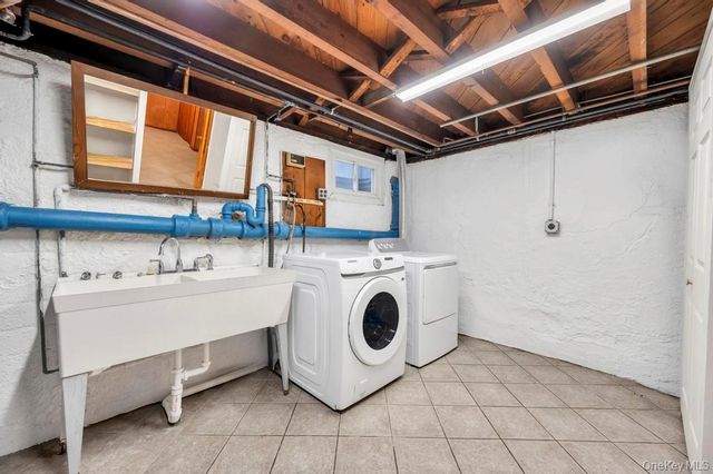 2585 Oceanside Road, Oceanside, NY 11572