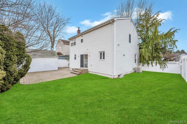 2585 Oceanside Road, Oceanside, NY 11572