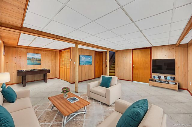 2585 Oceanside Road, Oceanside, NY 11572