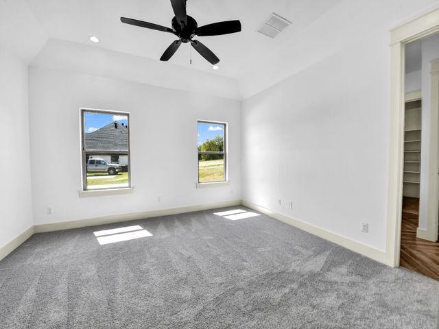 10016 Valley Oak Way, Springtown, TX 76082