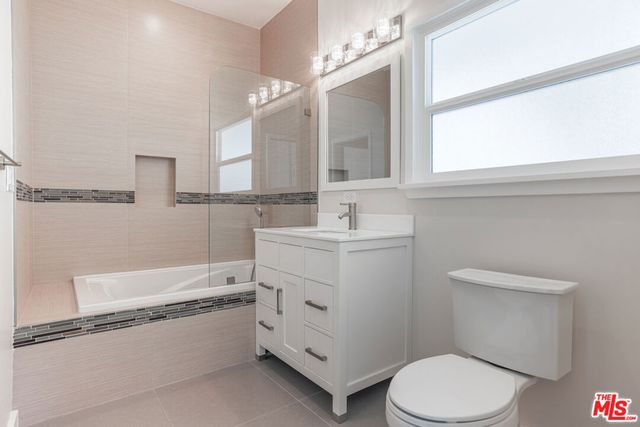 31 Breeze Avenue C, Venice, CA 90291