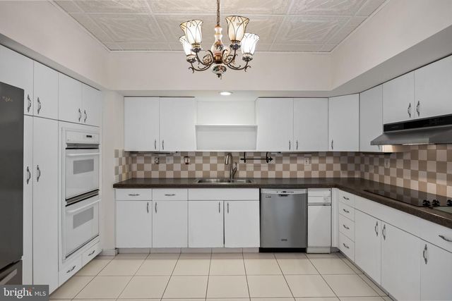 6072 MAIN ST, Voorhees, NJ 08043