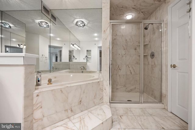 6072 MAIN ST, Voorhees, NJ 08043