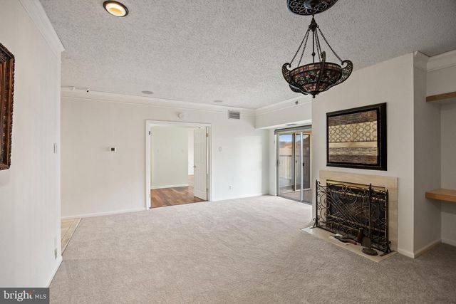 6072 MAIN ST, Voorhees, NJ 08043