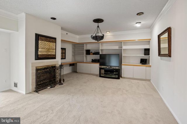 6072 MAIN ST, Voorhees, NJ 08043