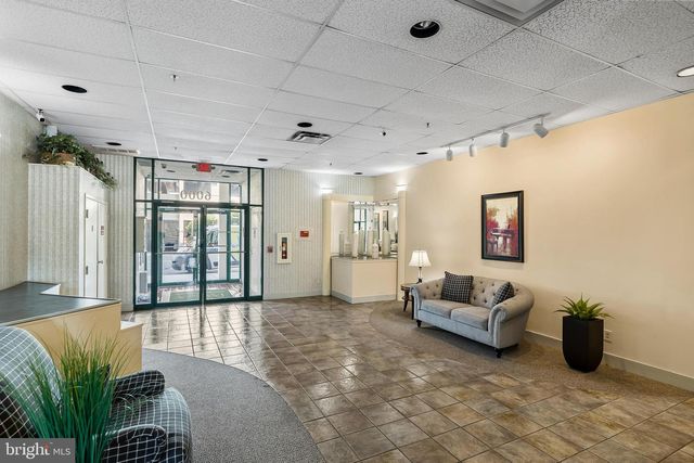 6072 MAIN ST, Voorhees, NJ 08043