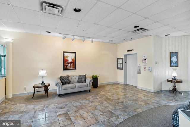 6072 MAIN ST, Voorhees, NJ 08043