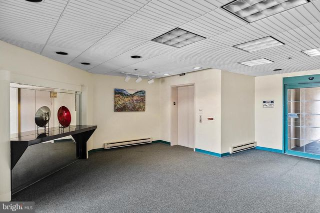 6072 MAIN ST, Voorhees, NJ 08043