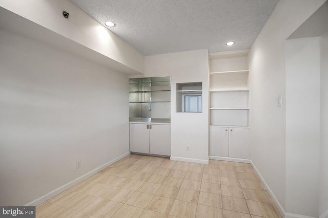 6072 MAIN ST, Voorhees, NJ 08043