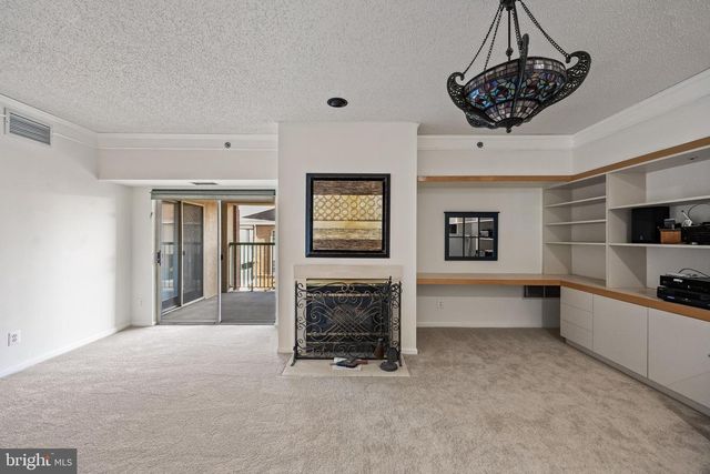 6072 MAIN ST, Voorhees, NJ 08043