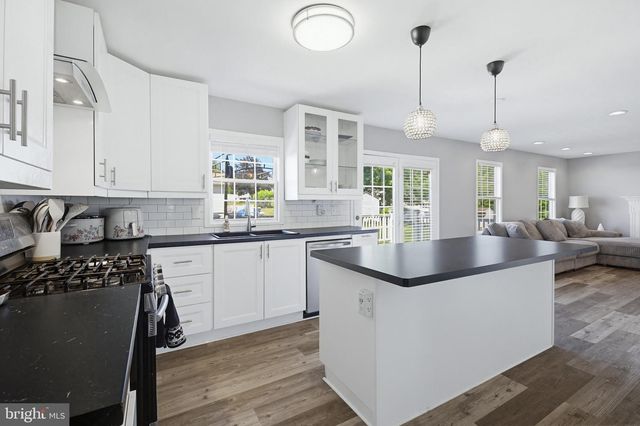 1802 MICHELLE DR, York, PA 17408