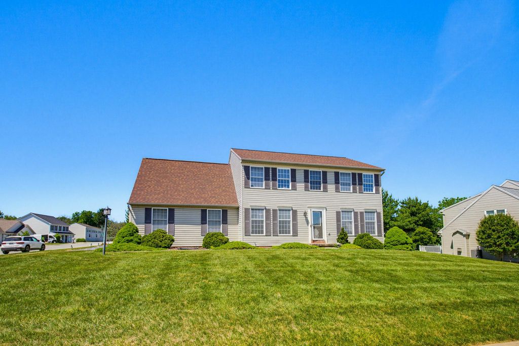 1802 MICHELLE DR, York, PA 17408