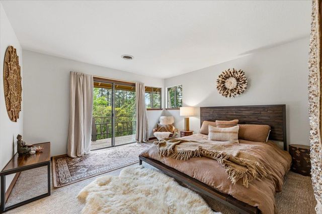 10389 Crestview Dr, Grass Valley, CA 95949