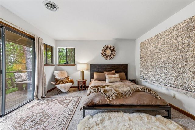 10389 Crestview Dr, Grass Valley, CA 95949