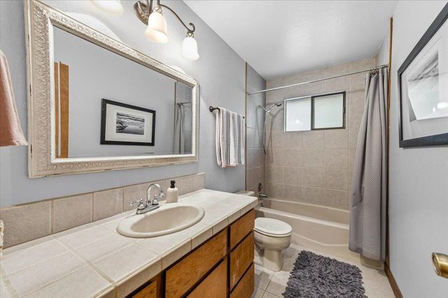 10389 Crestview Dr, Grass Valley, CA 95949