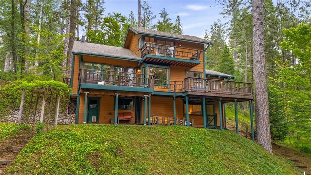 10389 Crestview Dr, Grass Valley, CA 95949