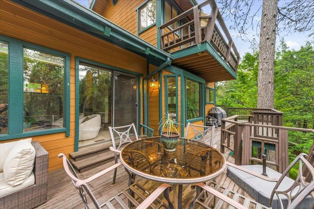 10389 Crestview Dr, Grass Valley, CA 95949