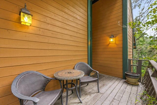 10389 Crestview Dr, Grass Valley, CA 95949