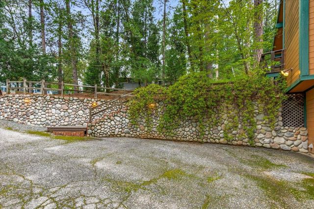 10389 Crestview Dr, Grass Valley, CA 95949