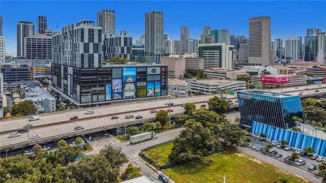 342 NW 7th St, Miami, FL 33136