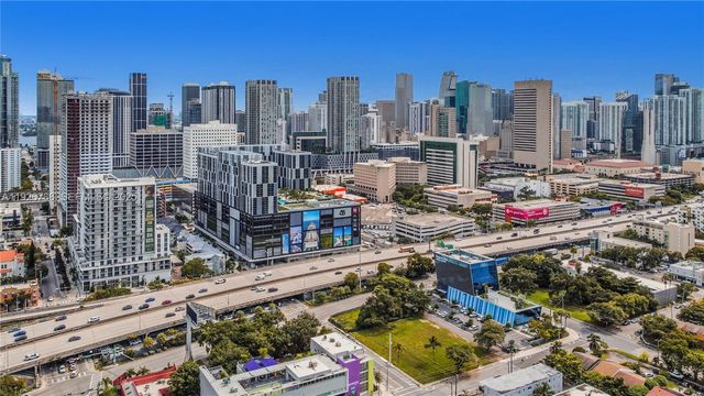 342 NW 7th St, Miami, FL 33136