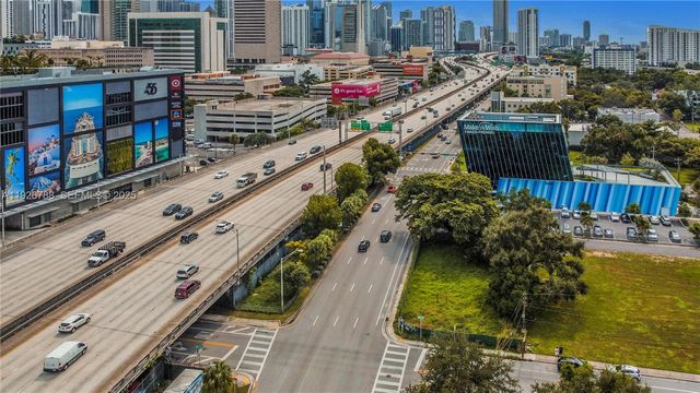 342 NW 7th St, Miami, FL 33136