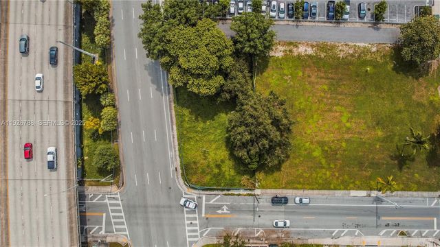 342 NW 7th St, Miami, FL 33136