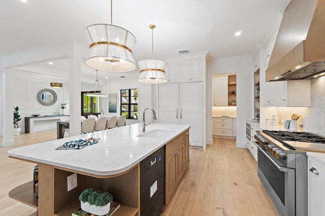 5634 Shirley Drive, Jupiter, FL 33458