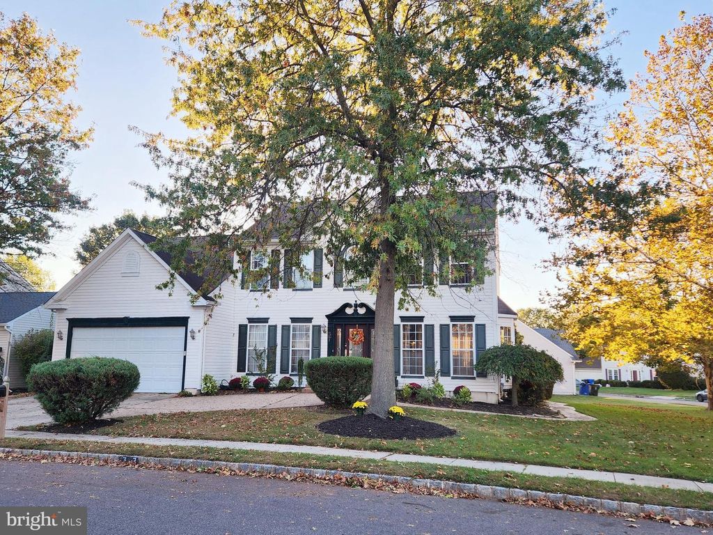 37 EQUESTRIAN DR, Burlington, NJ 08016