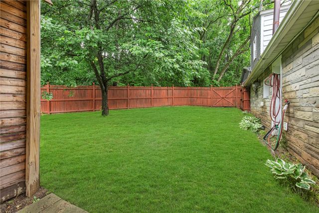 2972 Brodhead Rd, Center Twp, PA 15001