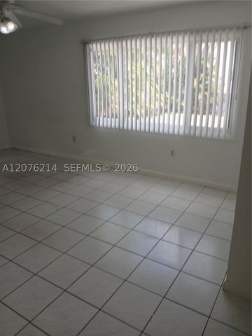 539 S Rainbow Dr 539, Hollywood, FL 33021