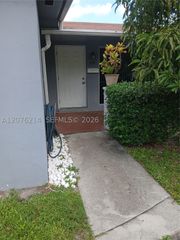 539 S Rainbow Dr 539, Hollywood, FL 33021