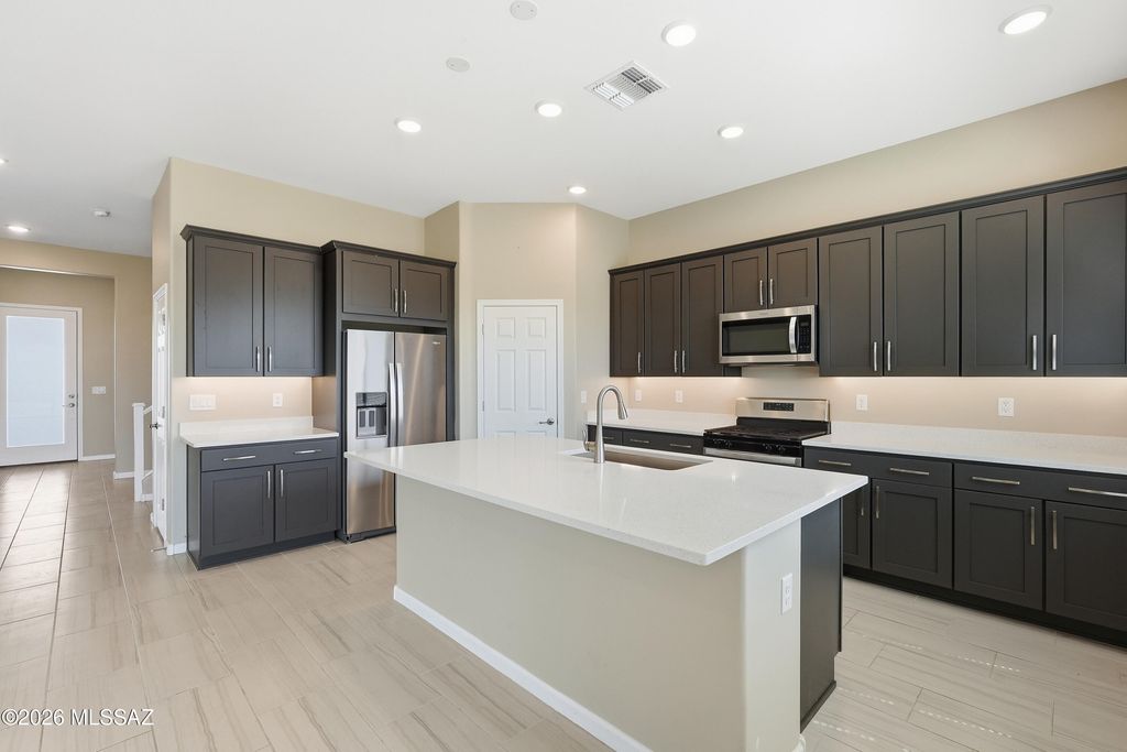 10613 W Whitehall Drive, Marana, AZ 85653