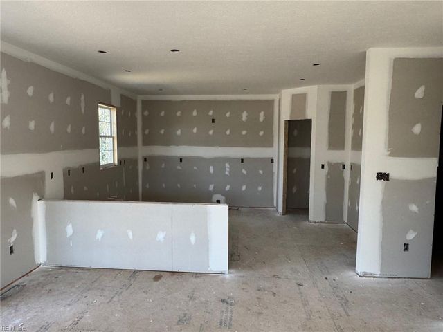 3901 Seaford RD, Seaford, VA 23696