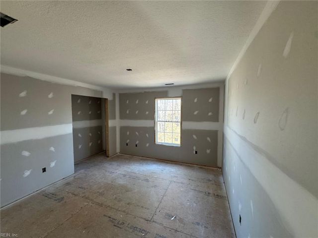 3901 Seaford RD, Seaford, VA 23696