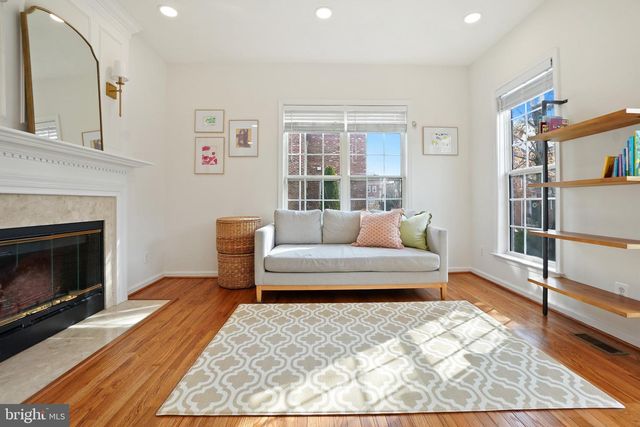 2412 GRETTER PL, Alexandria, VA 22311