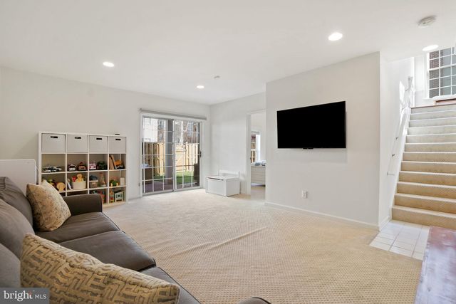 2412 GRETTER PL, Alexandria, VA 22311