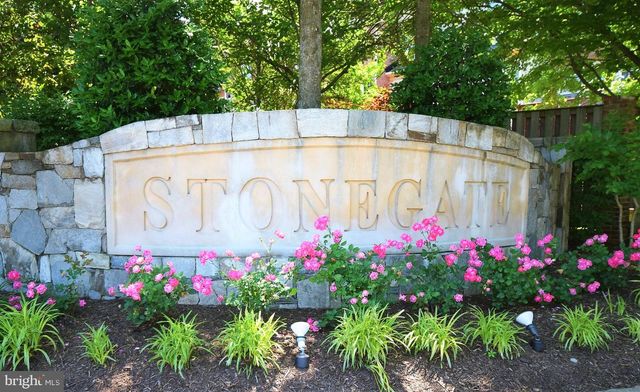 2412 GRETTER PL, Alexandria, VA 22311