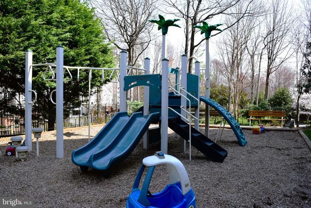 2412 GRETTER PL, Alexandria, VA 22311