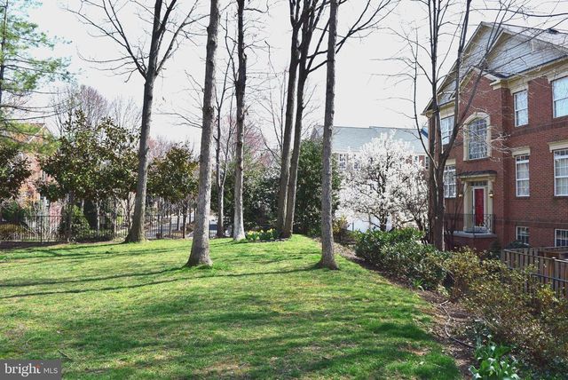 2412 GRETTER PL, Alexandria, VA 22311