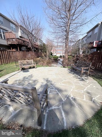 2412 GRETTER PL, Alexandria, VA 22311