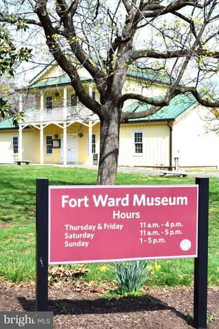 2412 GRETTER PL, Alexandria, VA 22311