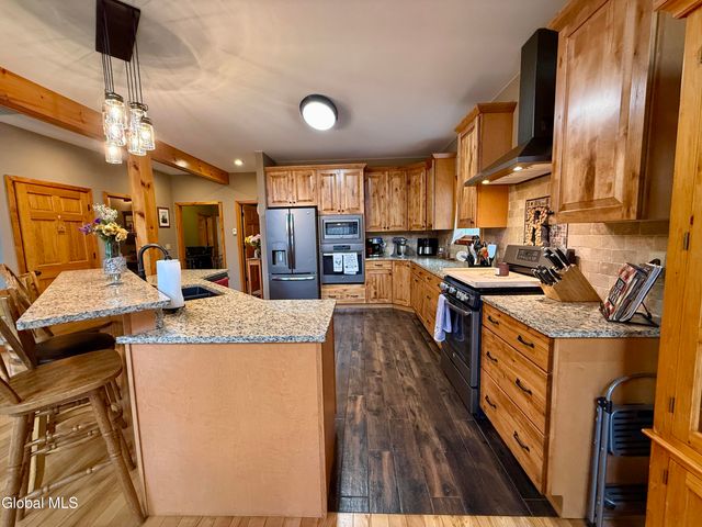 364 Gansevoort Road, Moreau, NY 12828