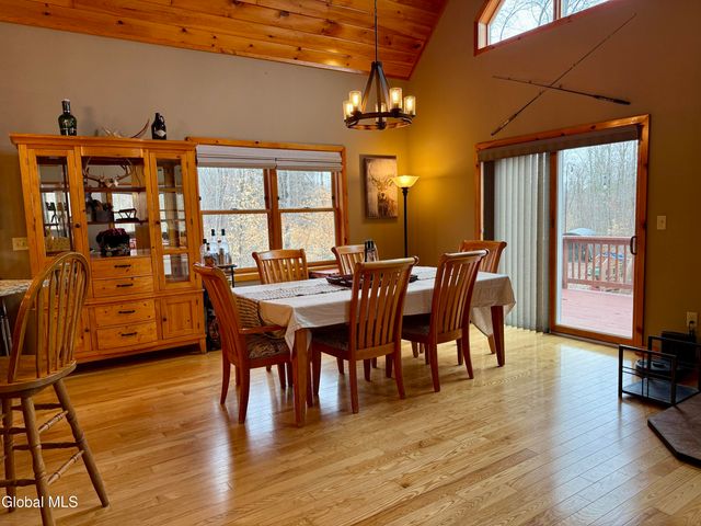 364 Gansevoort Road, Moreau, NY 12828