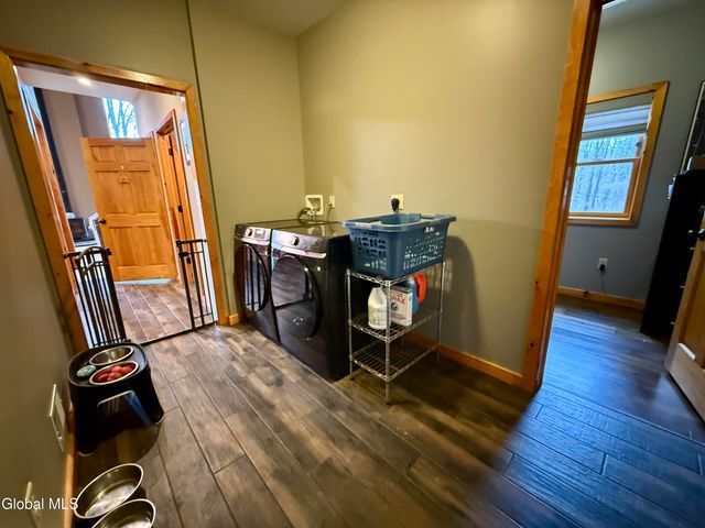 364 Gansevoort Road, Moreau, NY 12828