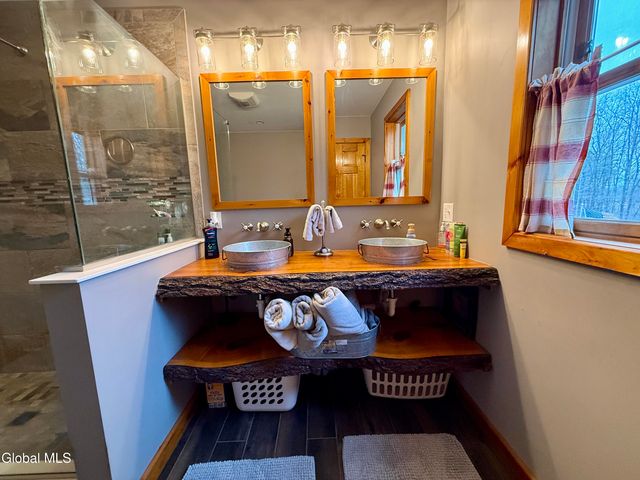 364 Gansevoort Road, Moreau, NY 12828