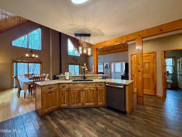 364 Gansevoort Road, Moreau, NY 12828