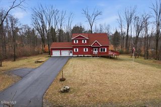 364 Gansevoort Road, Moreau, NY 12828