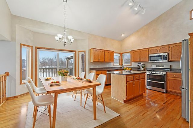 2736 88th Avenue NE, Blaine, MN 55449