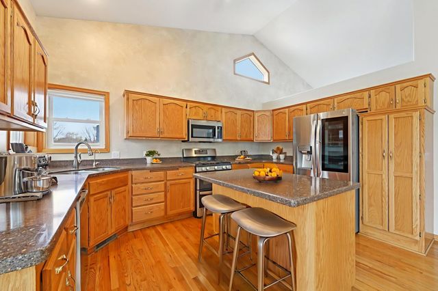 2736 88th Avenue NE, Blaine, MN 55449